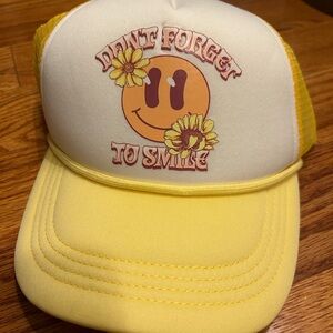 Simply Southern Yellow and White Women’s Hat NEW NWT Trucker Beach